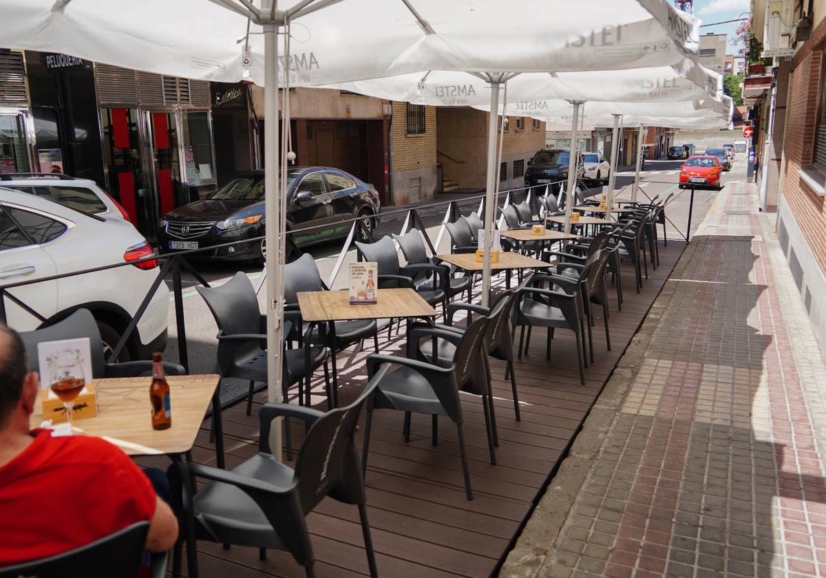 Terraza en un bar de la zona de Van Dyck