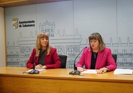 María Sánchez y María García, en la sala de prensa del Ayuntamiento este miércoles.