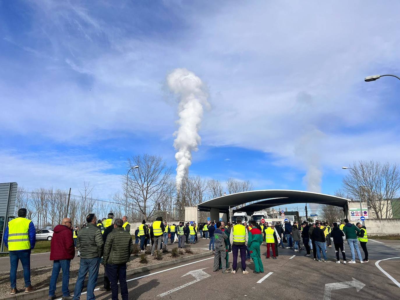 La protesta de los agricultores en Babilafuente, en imágenes