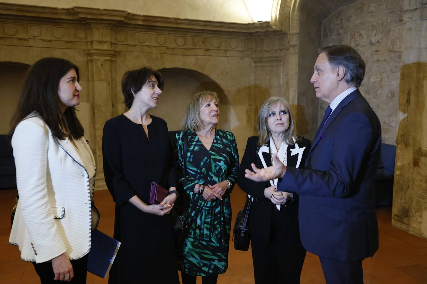 El Liceo se rinde a tres mujeres excelentes que han ayudado a romper techos de cristal