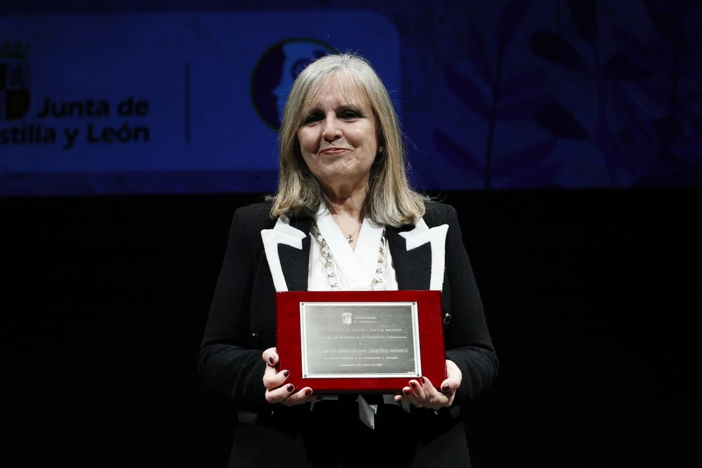 El Liceo se rinde a tres mujeres excelentes que han ayudado a romper techos de cristal