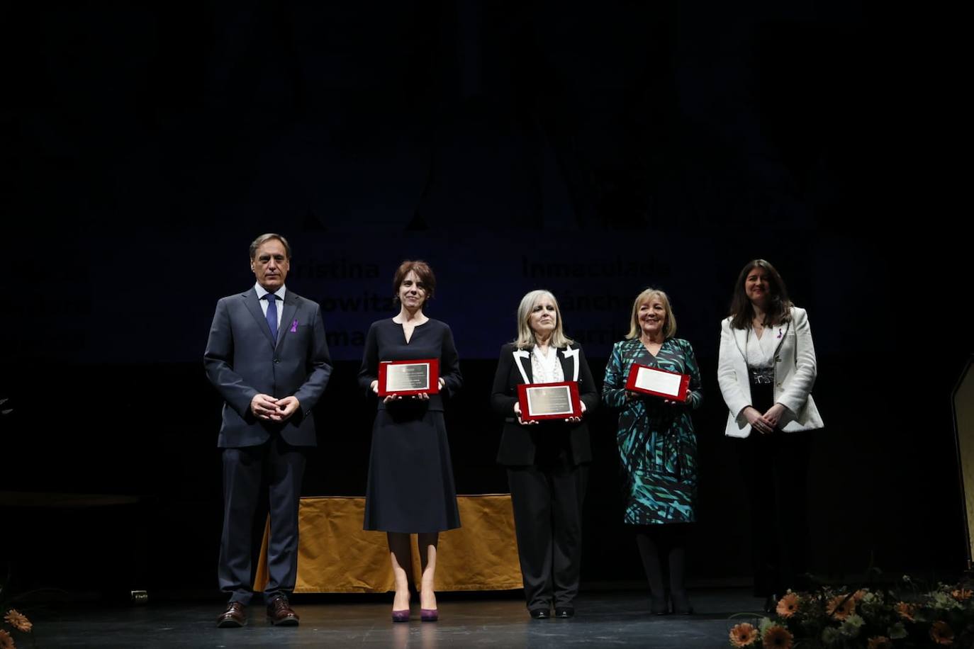 El Liceo se rinde a tres mujeres excelentes que han ayudado a romper techos de cristal