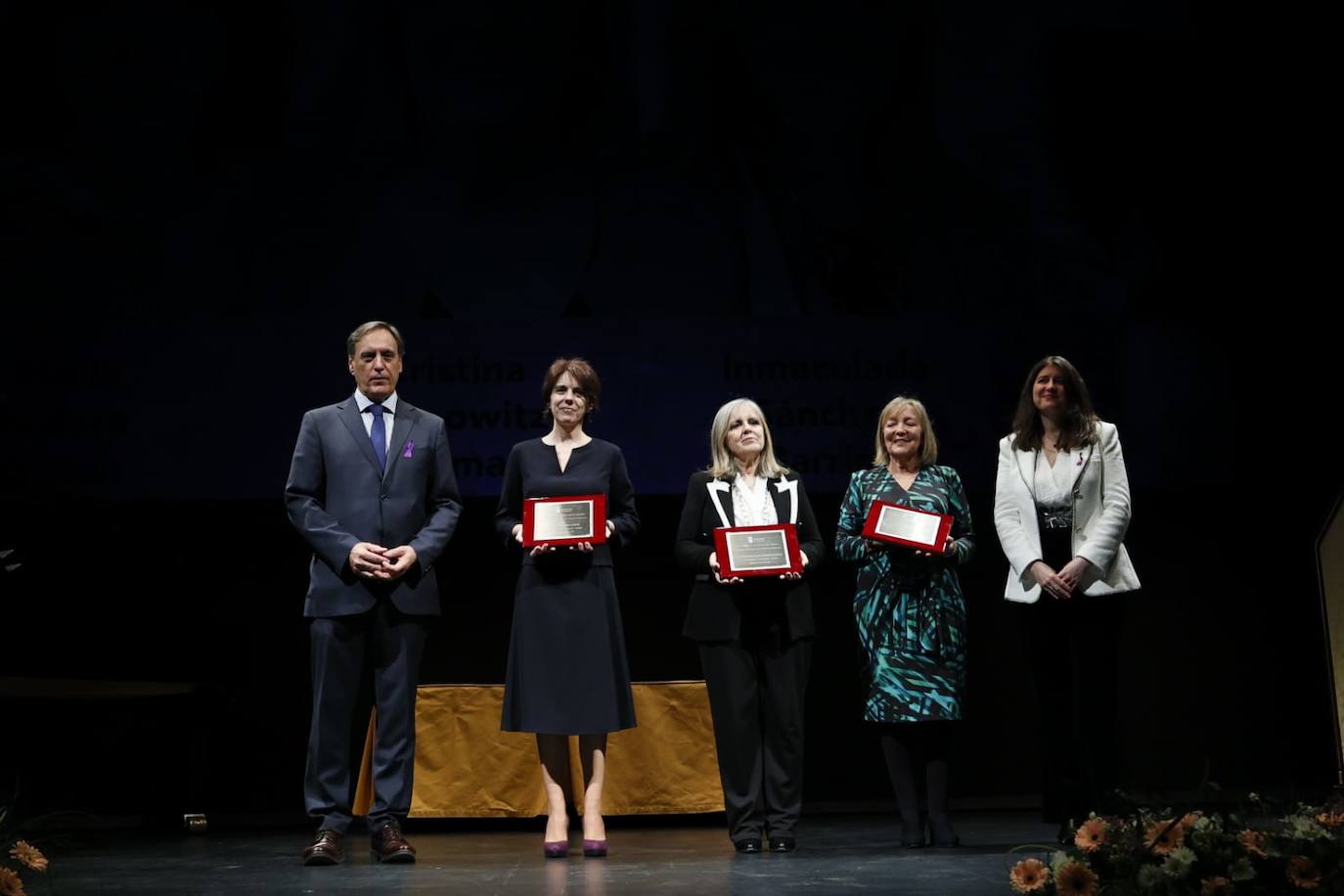 El Liceo se rinde a tres mujeres excelentes que han ayudado a romper techos de cristal