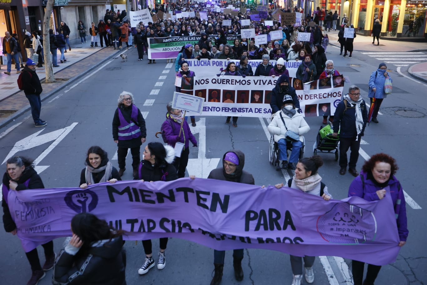 2.000 personas reivindican el Día Internacional de la Mujer en Salamanca