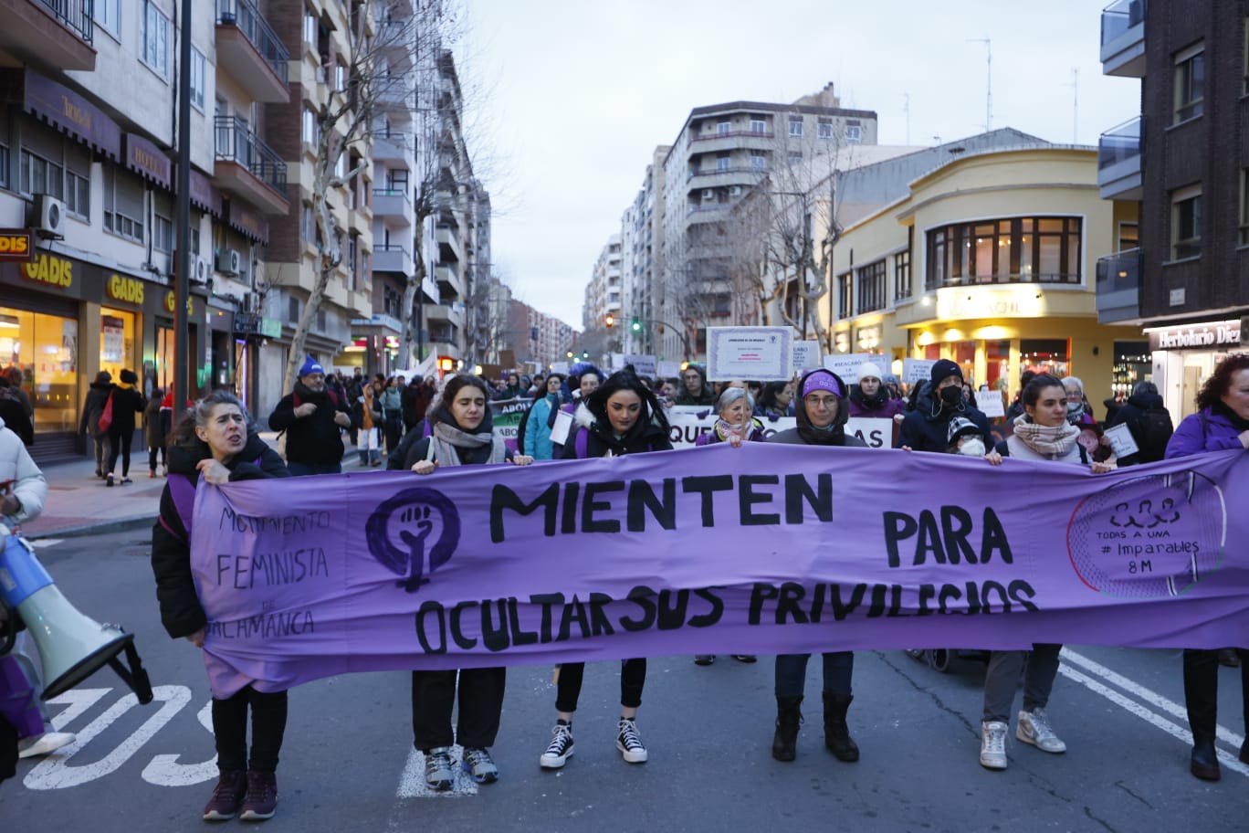 2.000 personas reivindican el Día Internacional de la Mujer en Salamanca