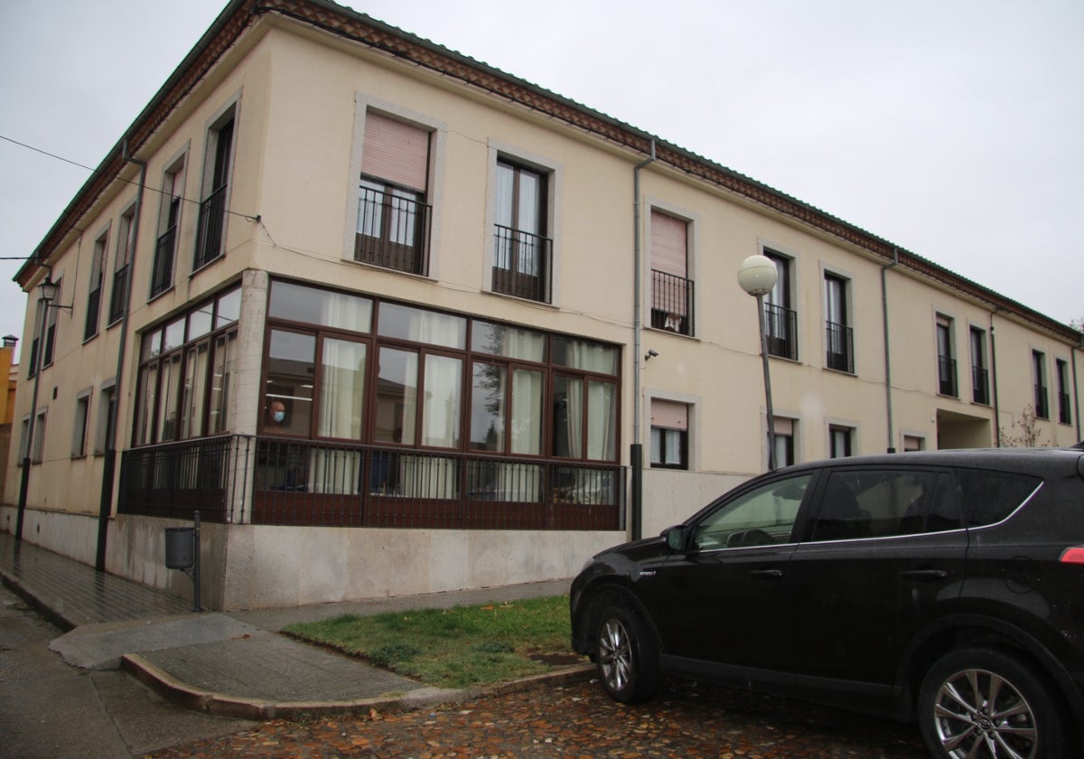 Fachada de la residencia municipal de Ledesma.