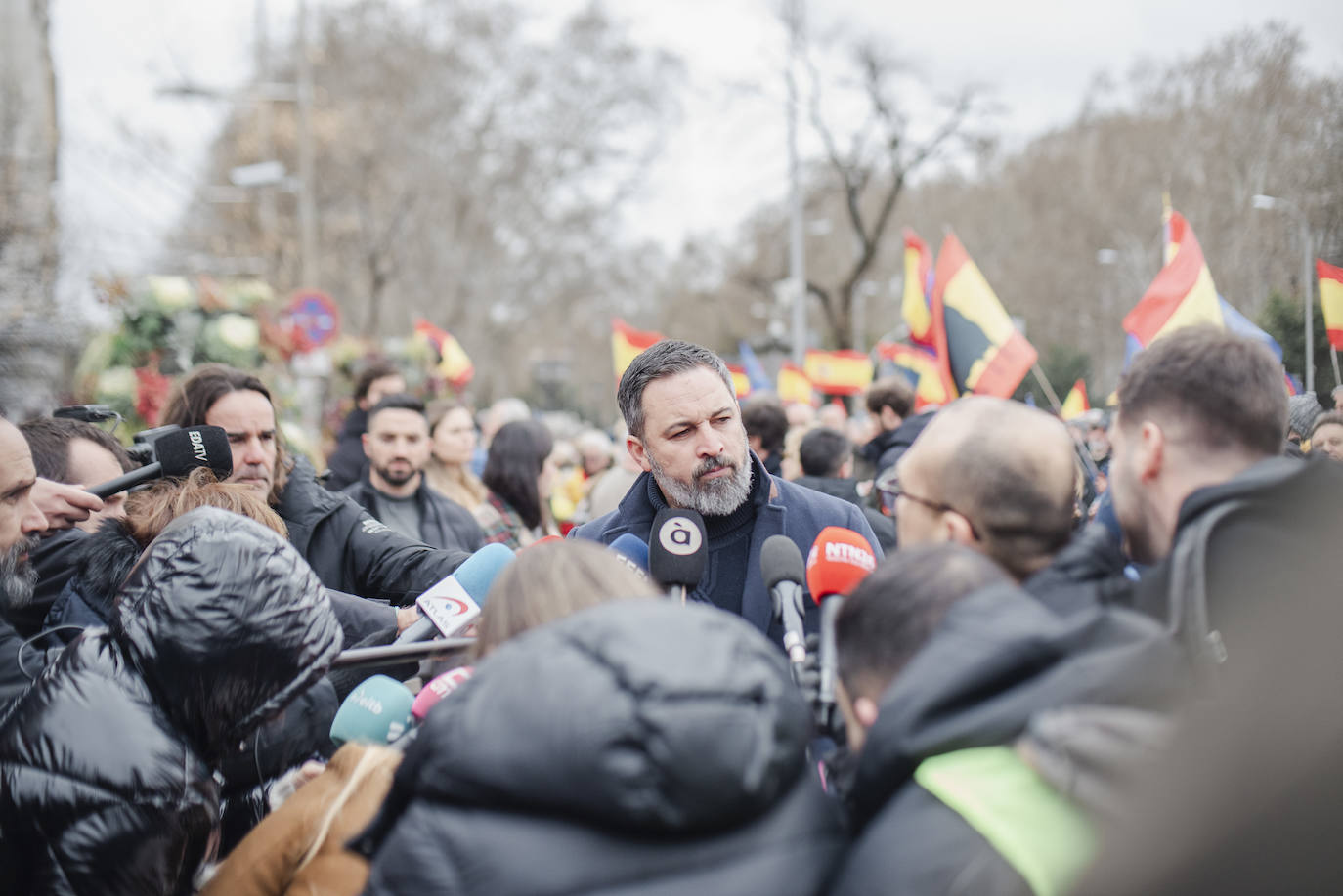 Miles de personas colapsan Cibeles para pedir la dimisión de Pedro Sánchez