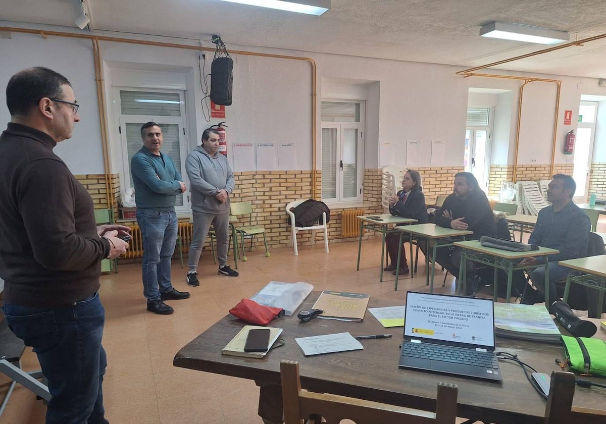 Taller de diseño de nuevos productos turísticos, en las antiguas escuelas.