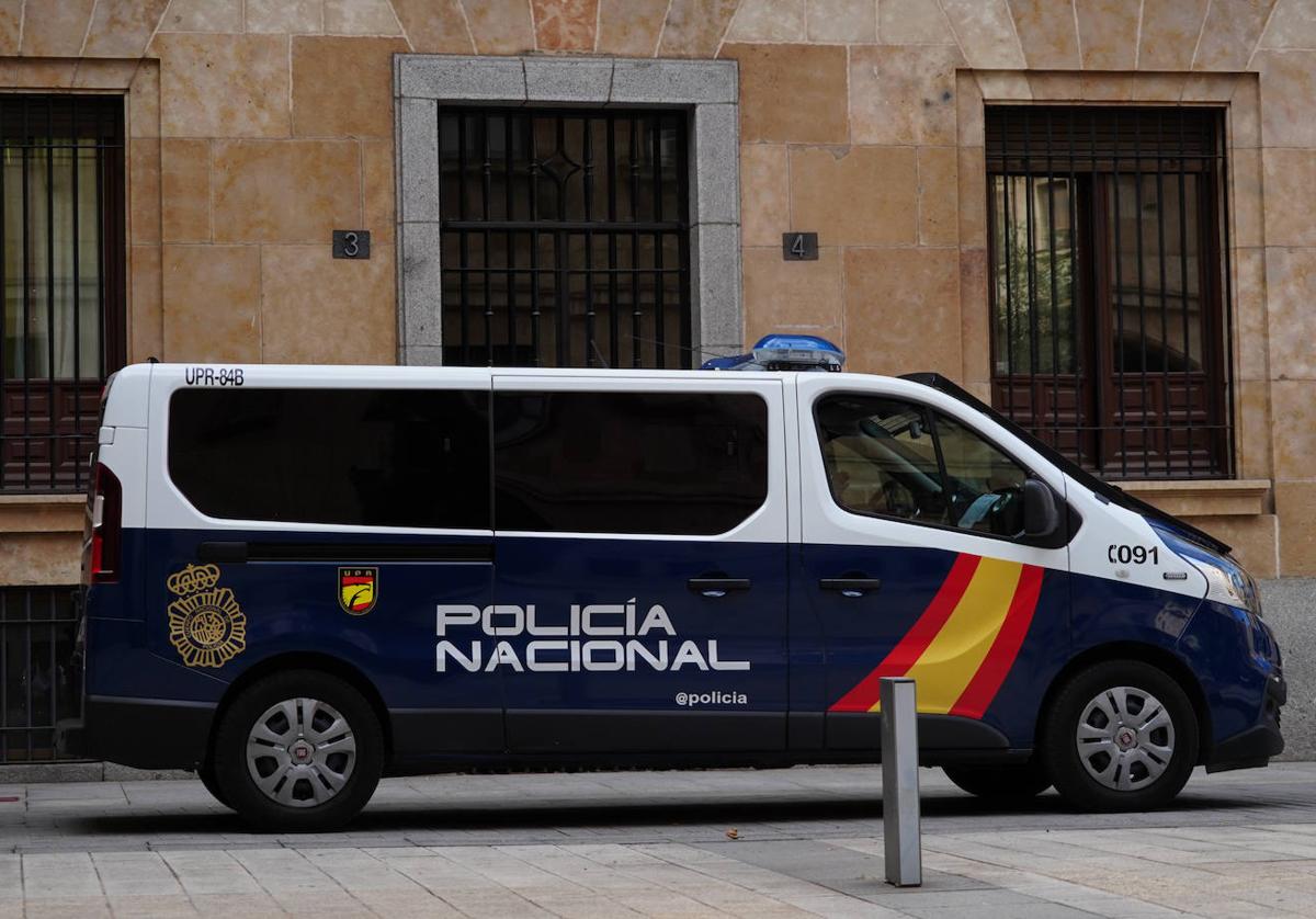 Furgón de la Policía Nacional