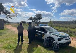 La Guardia Civil, en el lugar de los hechos.