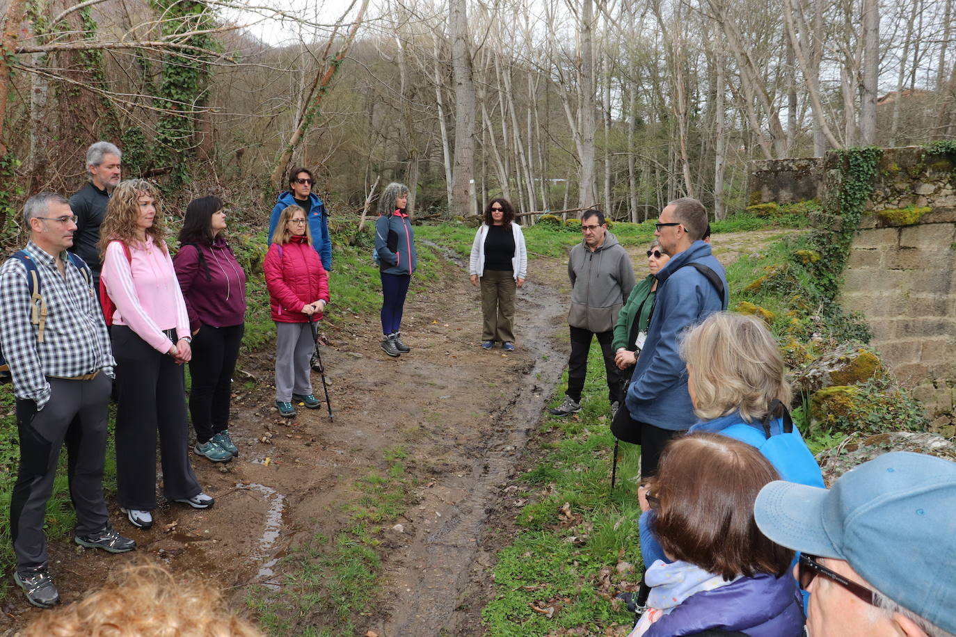 Montemayor del Río celebra su primer &quot;baño de bosque&quot;