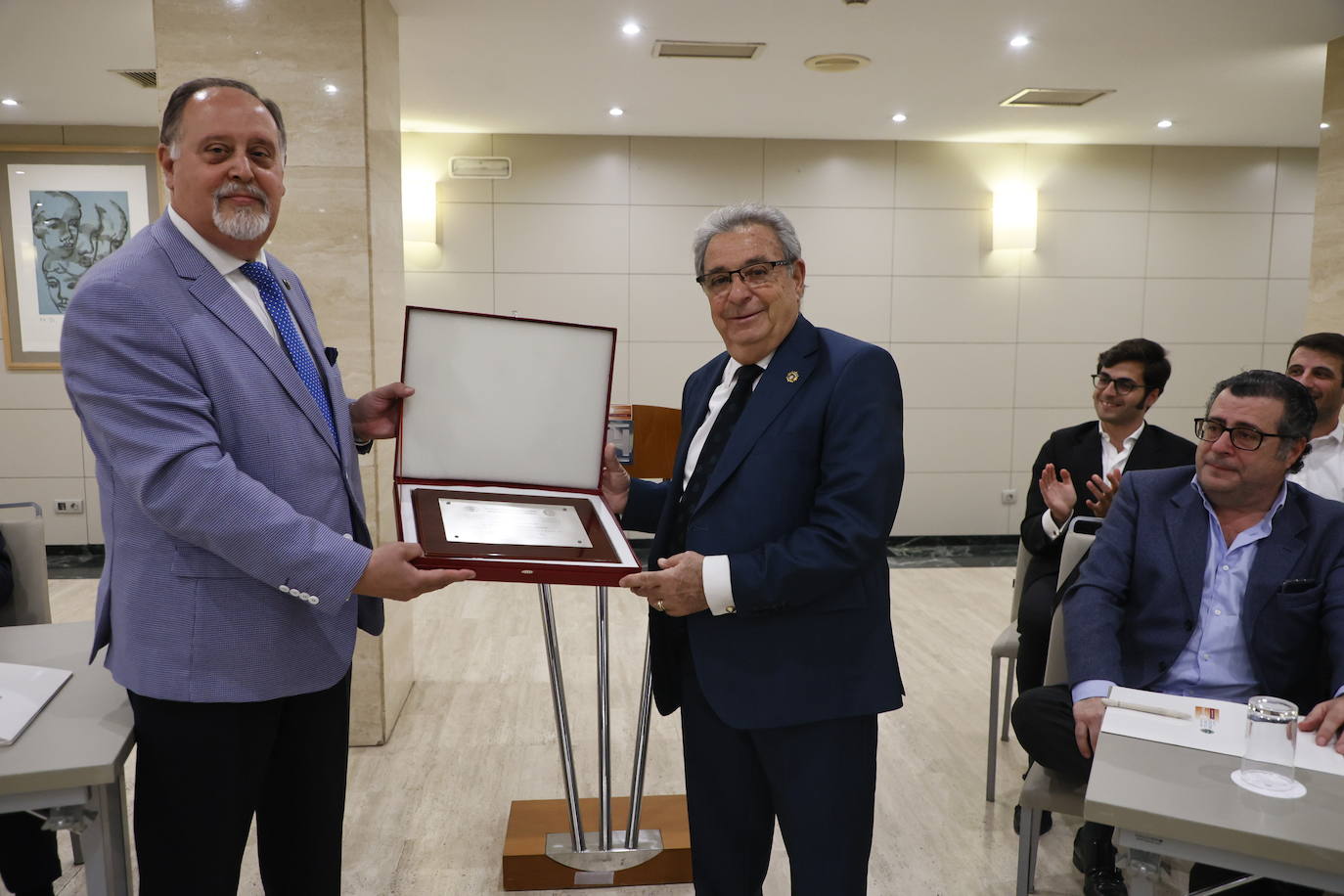 El Colegio de Titulares Mercantiles homenajea a Esteban Iglesias Pérez