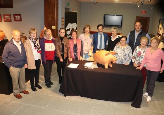 La entrega del cheque tuvo lugar en el Museo de la Industria Chacinera de Guijuelo.