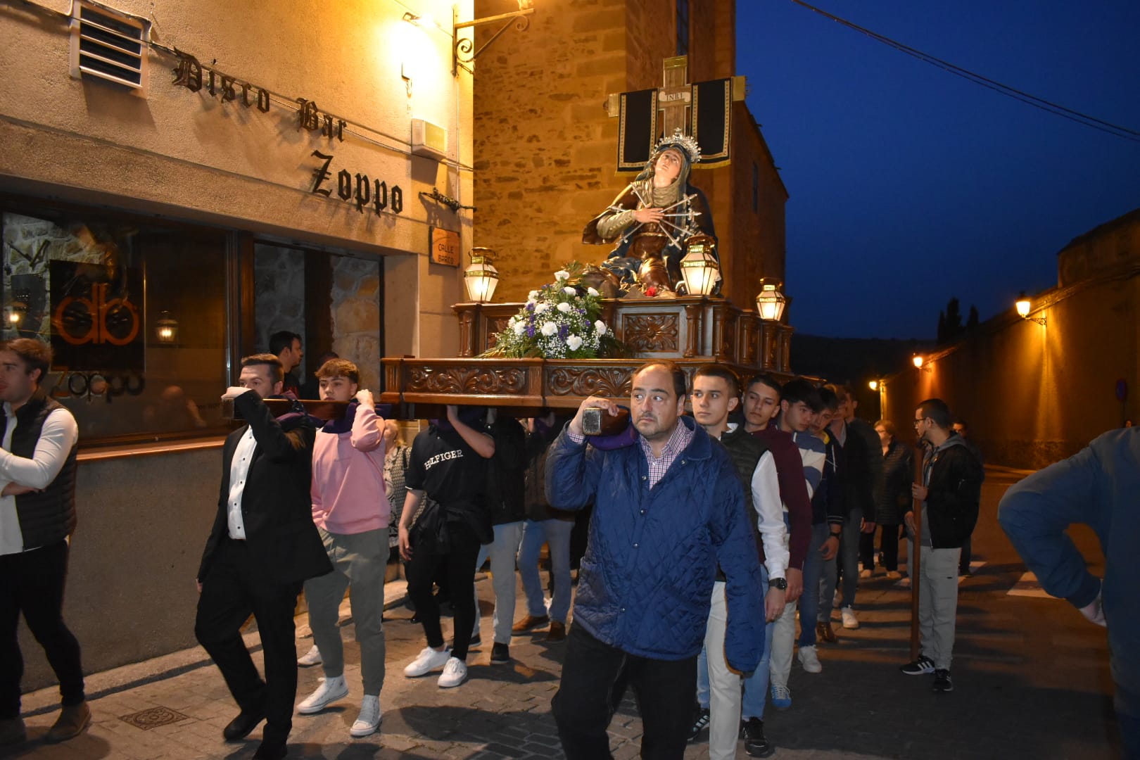 La Dolorosa da paso a la Pasión en Alba de Tormes