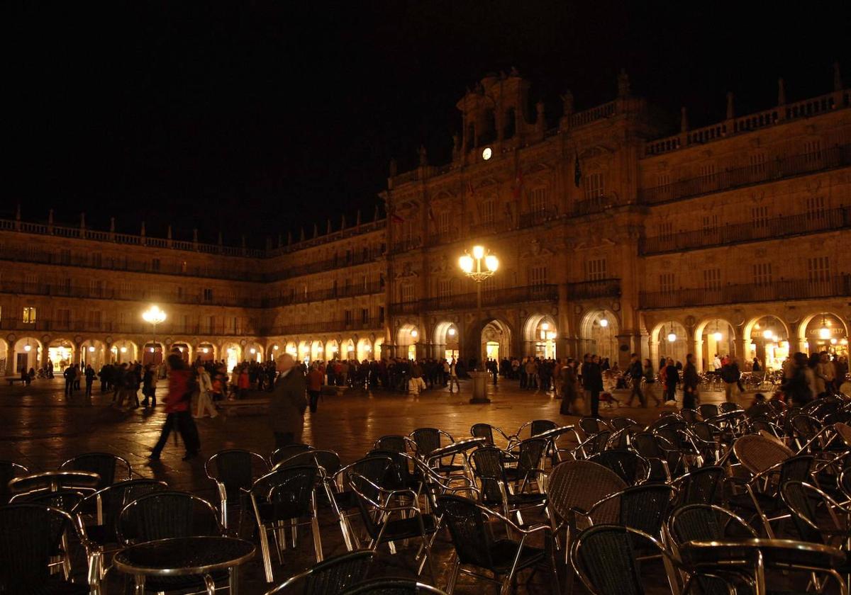 El motivo por el que la Plaza Mayor de Salamanca se apagará este sábado