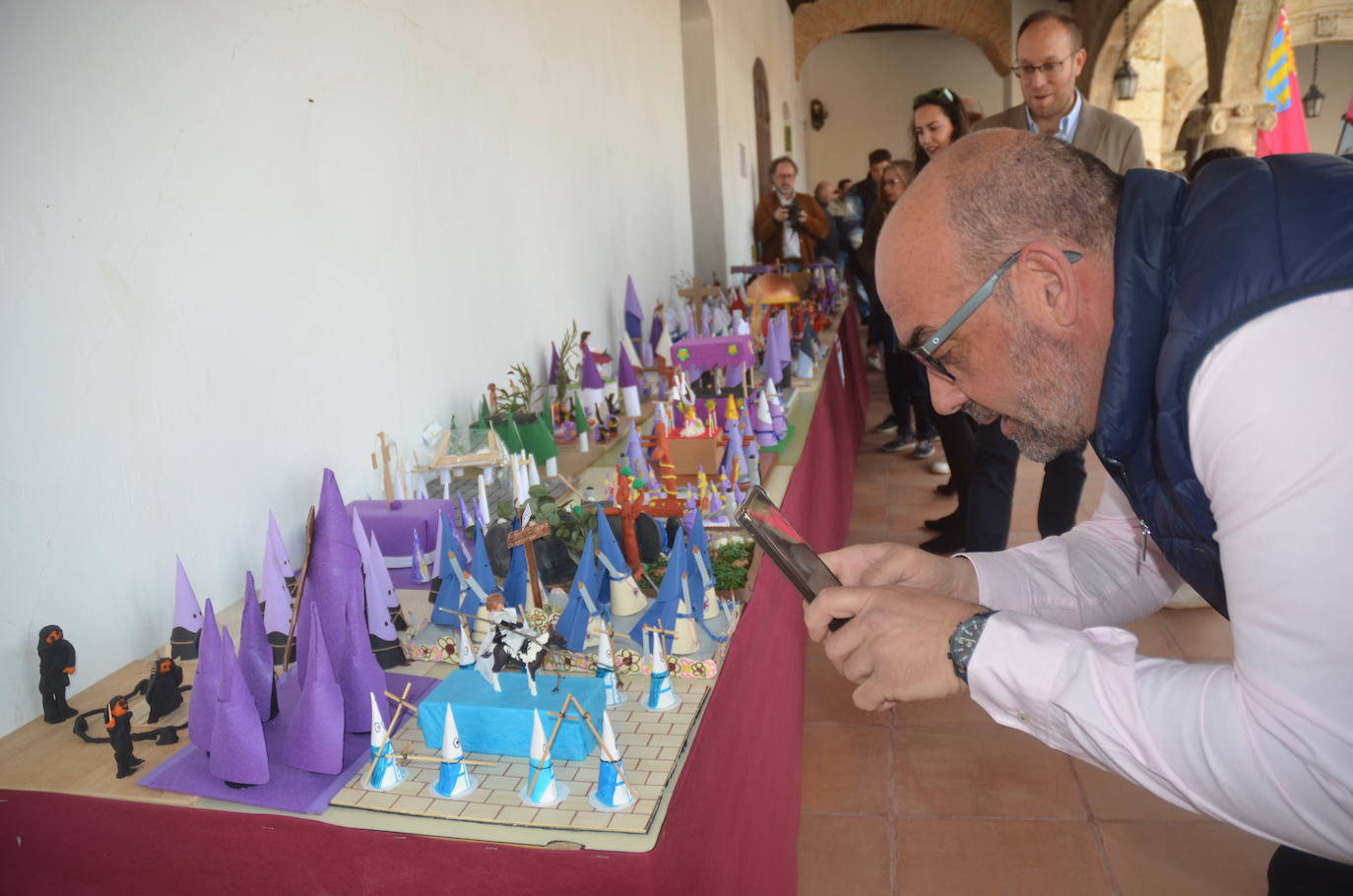 Alumnos de Religión del colegio Miróbriga recogen en maquetas todos los pasos de la Semana Santa