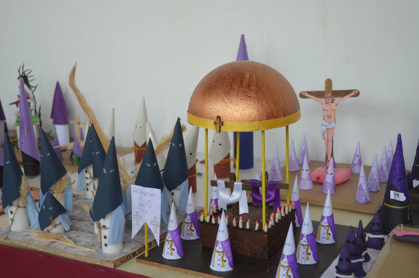 Alumnos de Religión del colegio Miróbriga recogen en maquetas todos los pasos de la Semana Santa