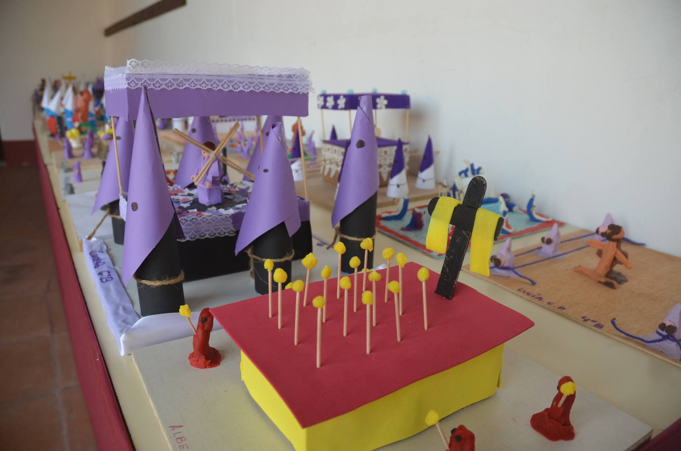 Alumnos de Religión del colegio Miróbriga recogen en maquetas todos los pasos de la Semana Santa