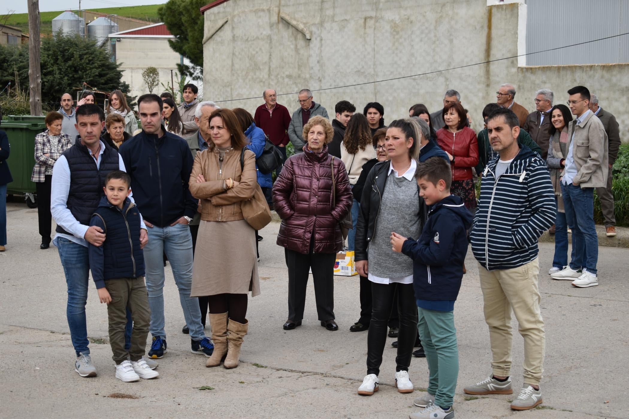 Navales ya conoce al nuevo mayordomo y enterradores de la Cofradía de la Vera Cruz