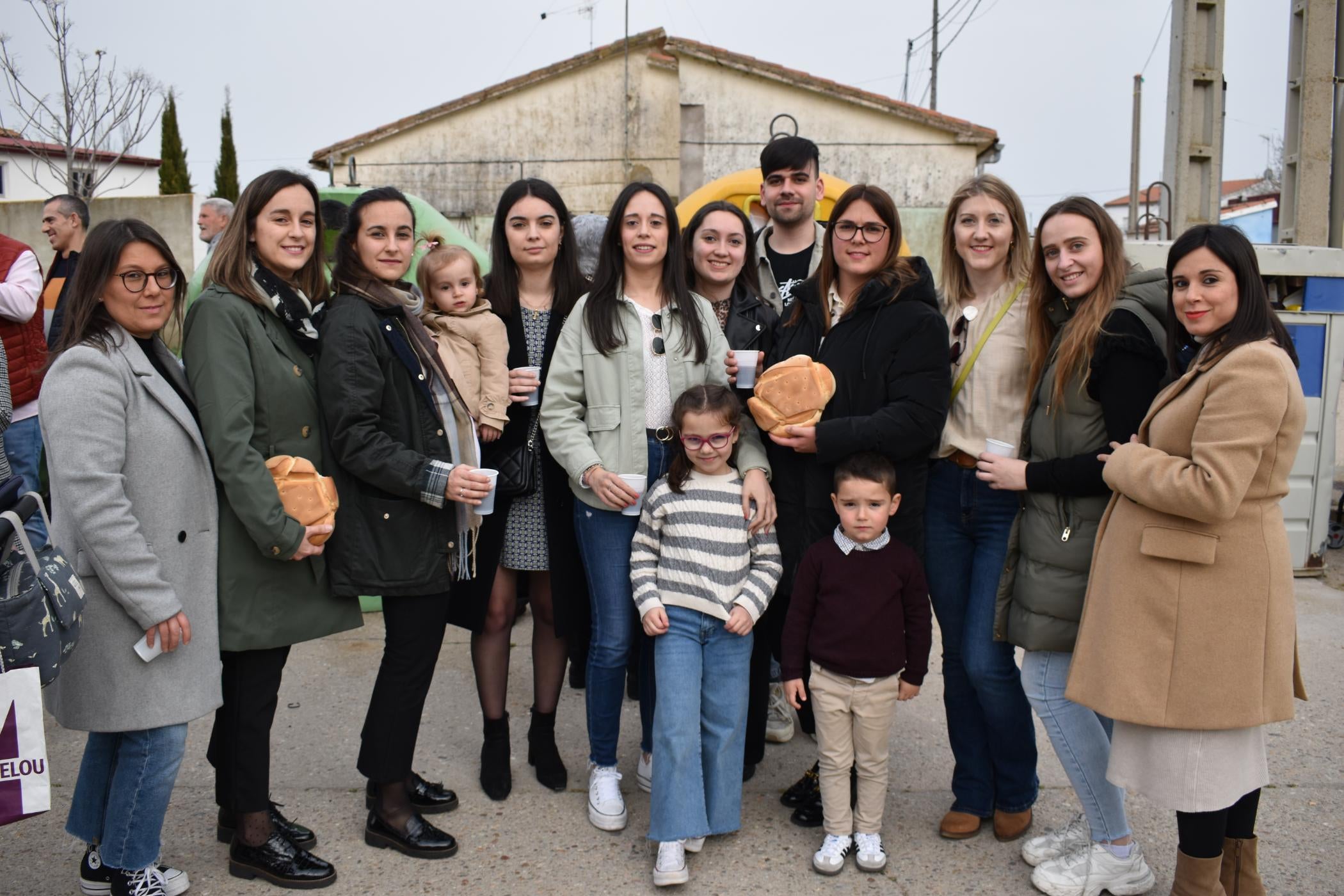 Navales ya conoce al nuevo mayordomo y enterradores de la Cofradía de la Vera Cruz