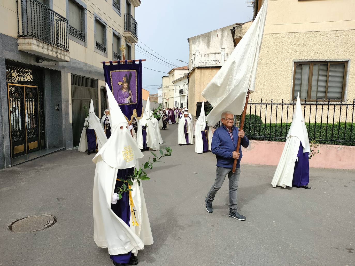 Ledrada abre su Semana Santa con la procesión del Domingo de Ramos