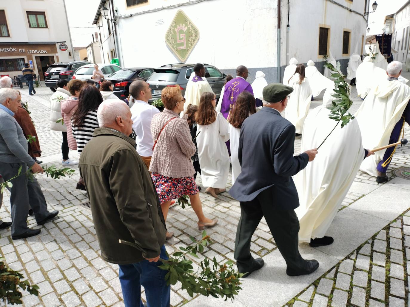 Ledrada abre su Semana Santa con la procesión del Domingo de Ramos