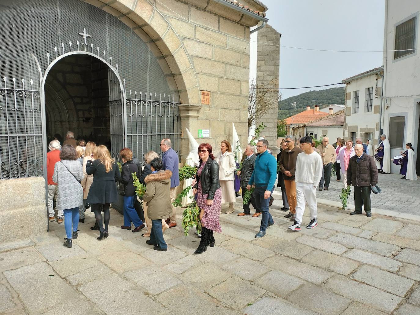 Ledrada abre su Semana Santa con la procesión del Domingo de Ramos