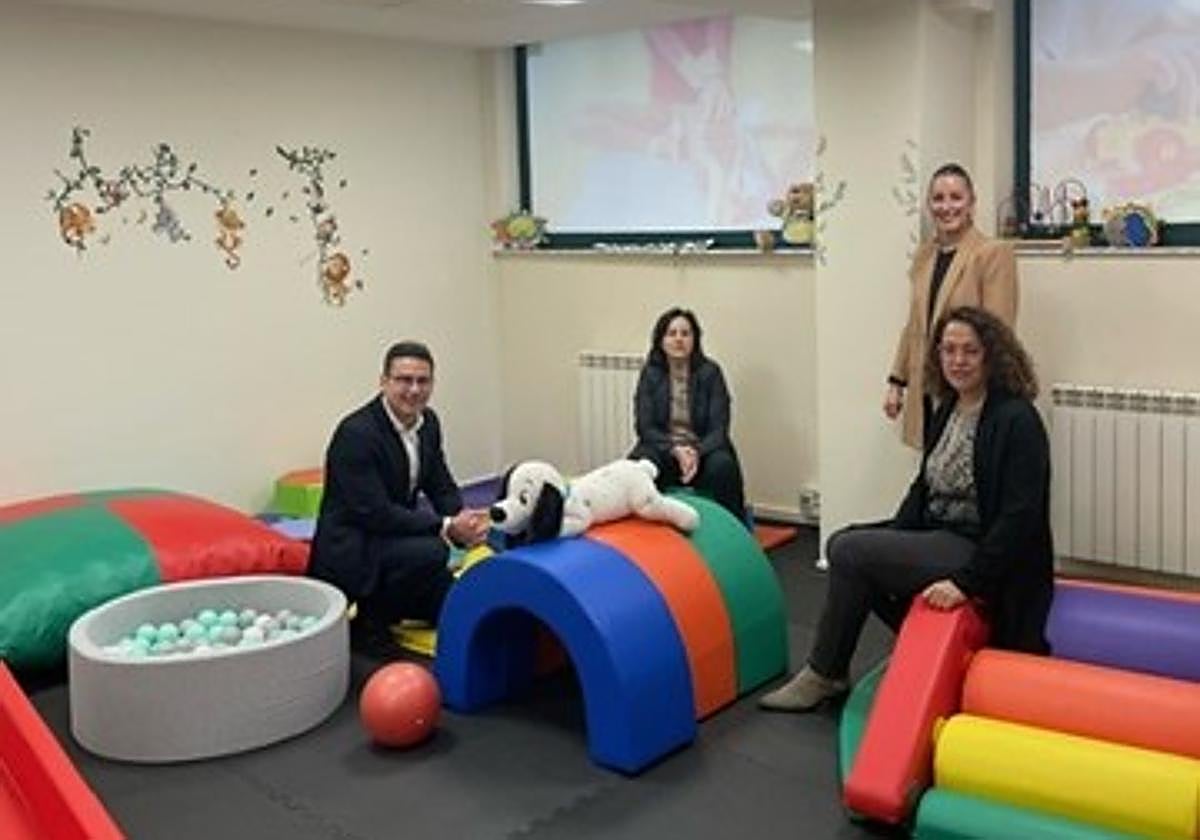 Alberto Navarro, Patrocinio Rodríguez (Gerente Aspace Salamanca), Natalia Díez y Raquel Barcenilla.