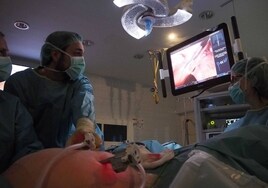 Imagen de una cirugía realizada en el Hospital de Salamanca.