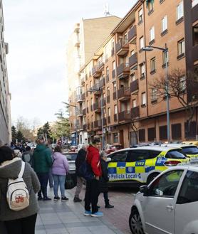 Imagen secundaria 2 - Los vecinos de Príncipe de Vergara regresan a sus viviendas tras el desalojo