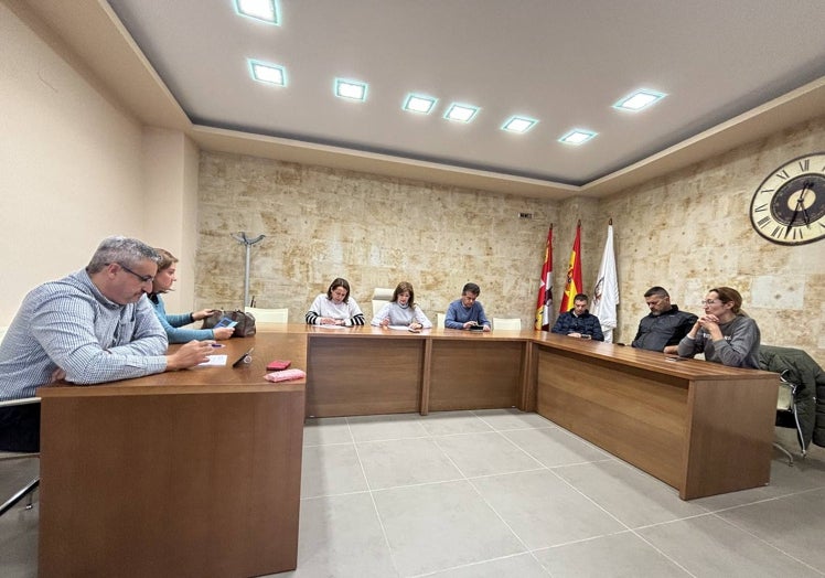 Concejales durante el pleno celebrado en Babilafuente.