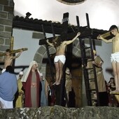 Imagen de la crucifixión en el Via Crucis celebrado en 2023 en la Cuesta de la Romana de Candelario.