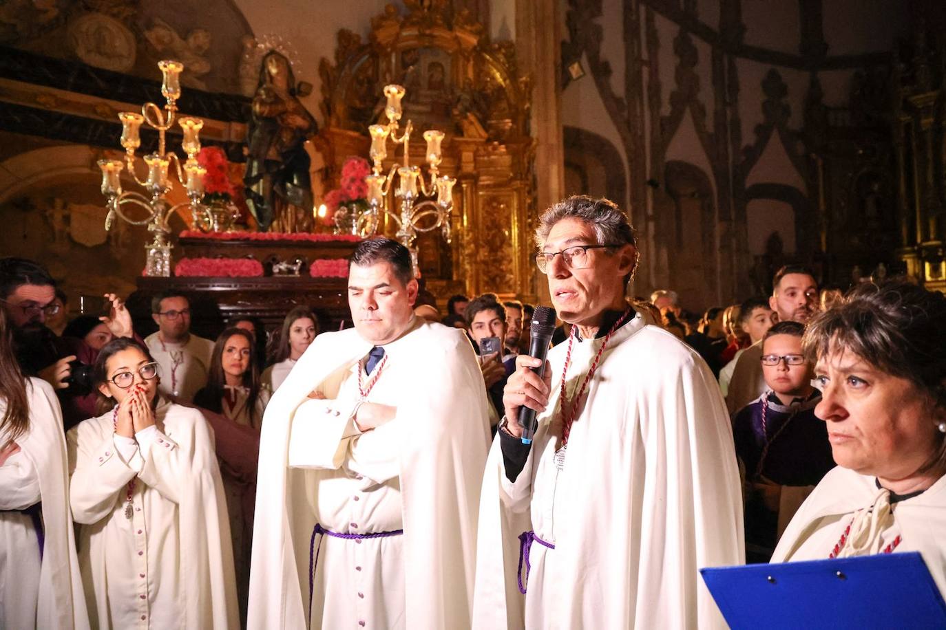 Las emotivas imágenes de un Jueves Santo empapado por la pena y sin procesiones en las calles