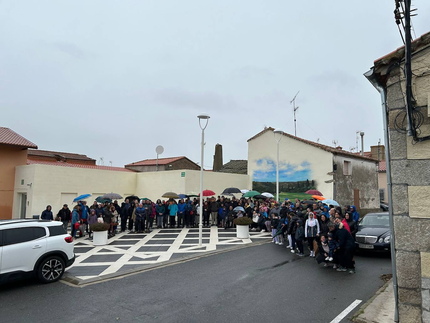 Más de 200 personas participan en la marcha solidaria de Malpartida