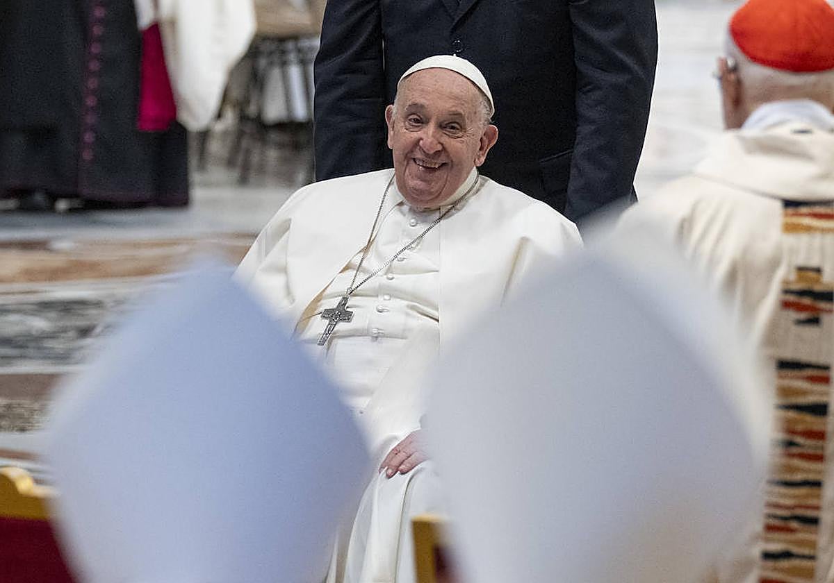 El Papa critica en el Vía Crucis a los que se esconden detrás «de un teclado» para insultar