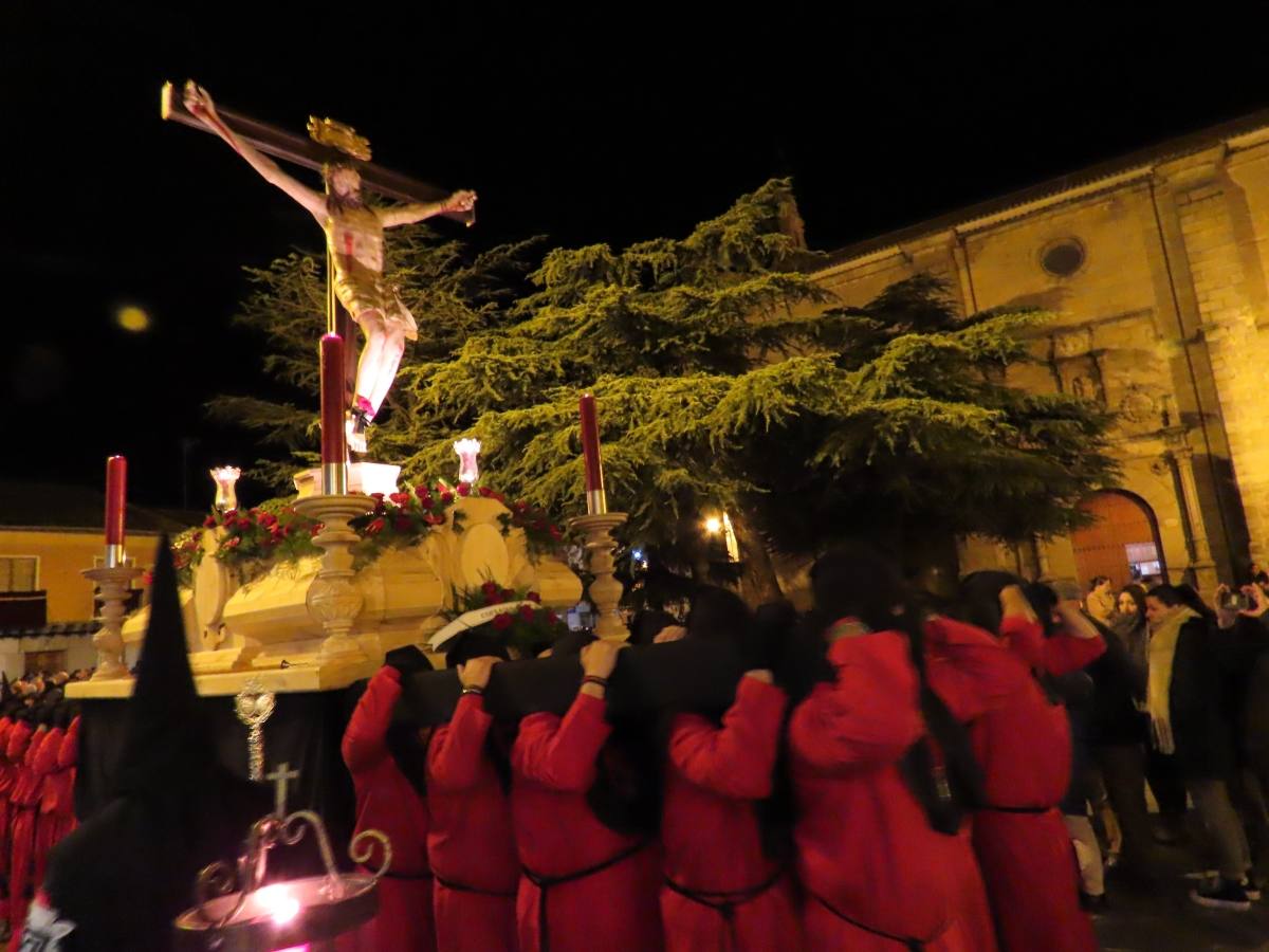 Concentración de emociones en el Santo Entierro de Peñaranda de Bracamonte