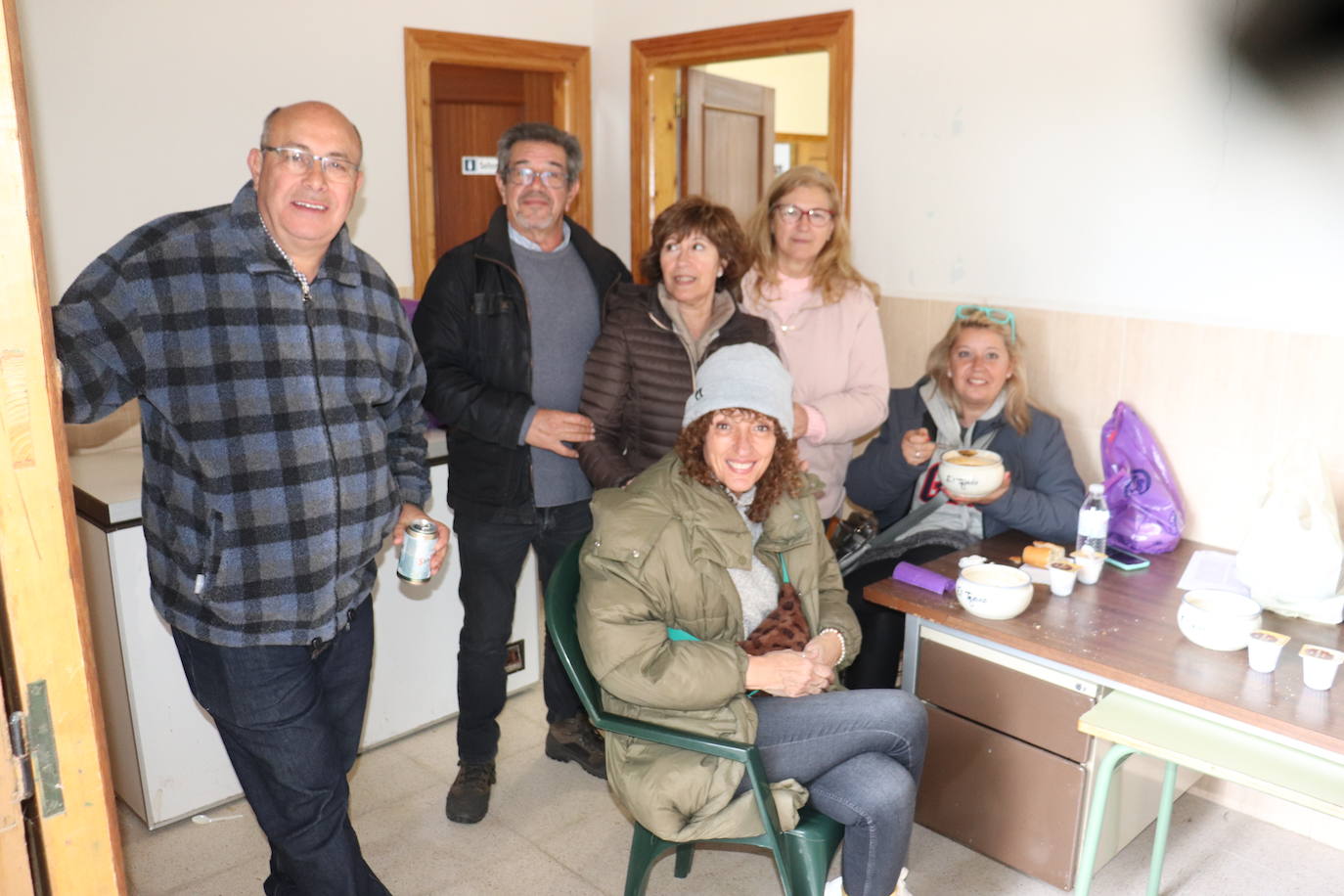 El Tejado disfruta de sus tradicionales patatas en una jornada de convivencia vecinal