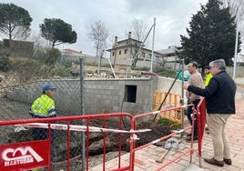 Pedro Samuel Martín y Ángel Manso, durante una visita a las obras.