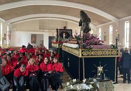 La procesión del Cristo de la Vela en la Iglesia de Jesús Obrero