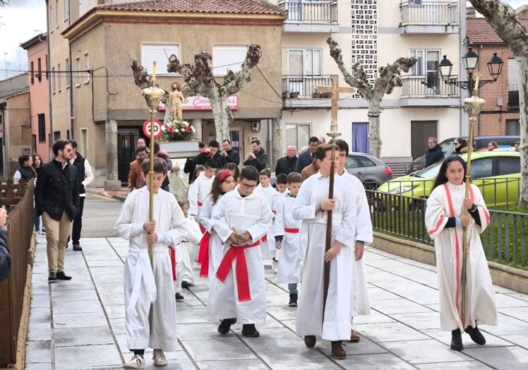 Imagen principal - El Encuentro de Cantalapiedra ha podido ser en la Plaza Mayor