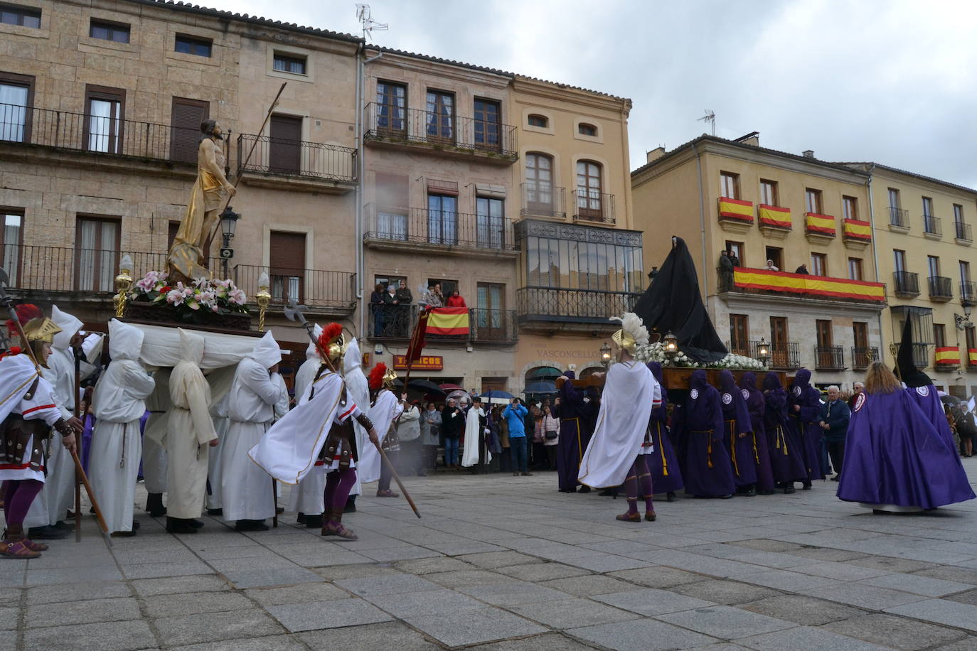 Jesús Resucitado y la Virgen se encuentran en la Plaza Mayor de Ciudad Rodrigo