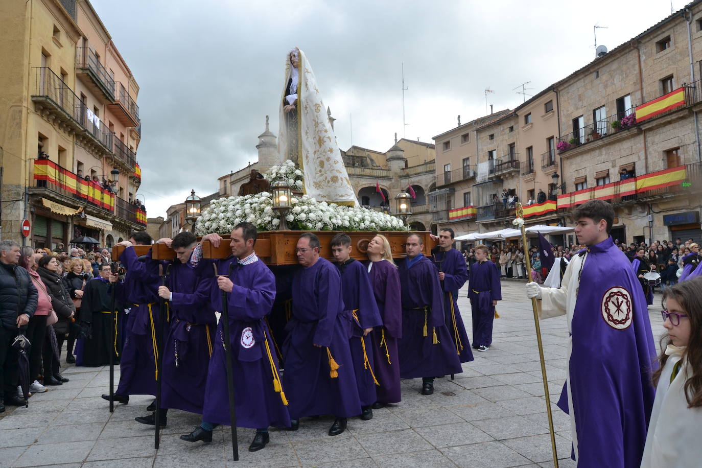 Jesús Resucitado y la Virgen se encuentran en la Plaza Mayor de Ciudad Rodrigo