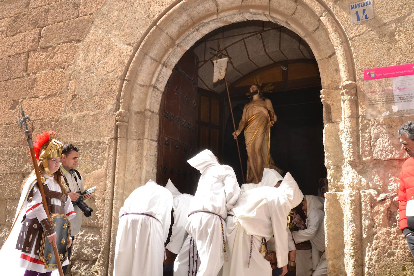 Jesús Resucitado y la Virgen se encuentran en la Plaza Mayor de Ciudad Rodrigo