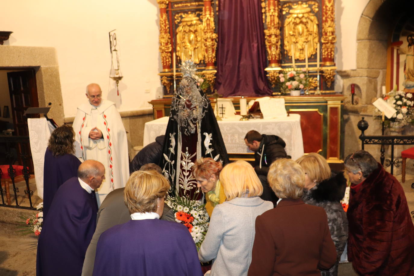 Sanchotello no falta a su Encuentro, que celebra en el interior de la iglesia