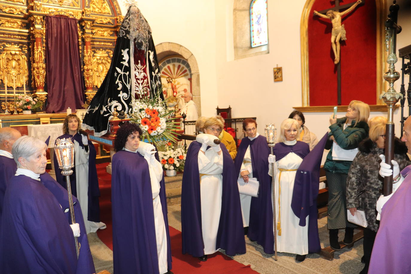 Sanchotello no falta a su Encuentro, que celebra en el interior de la iglesia