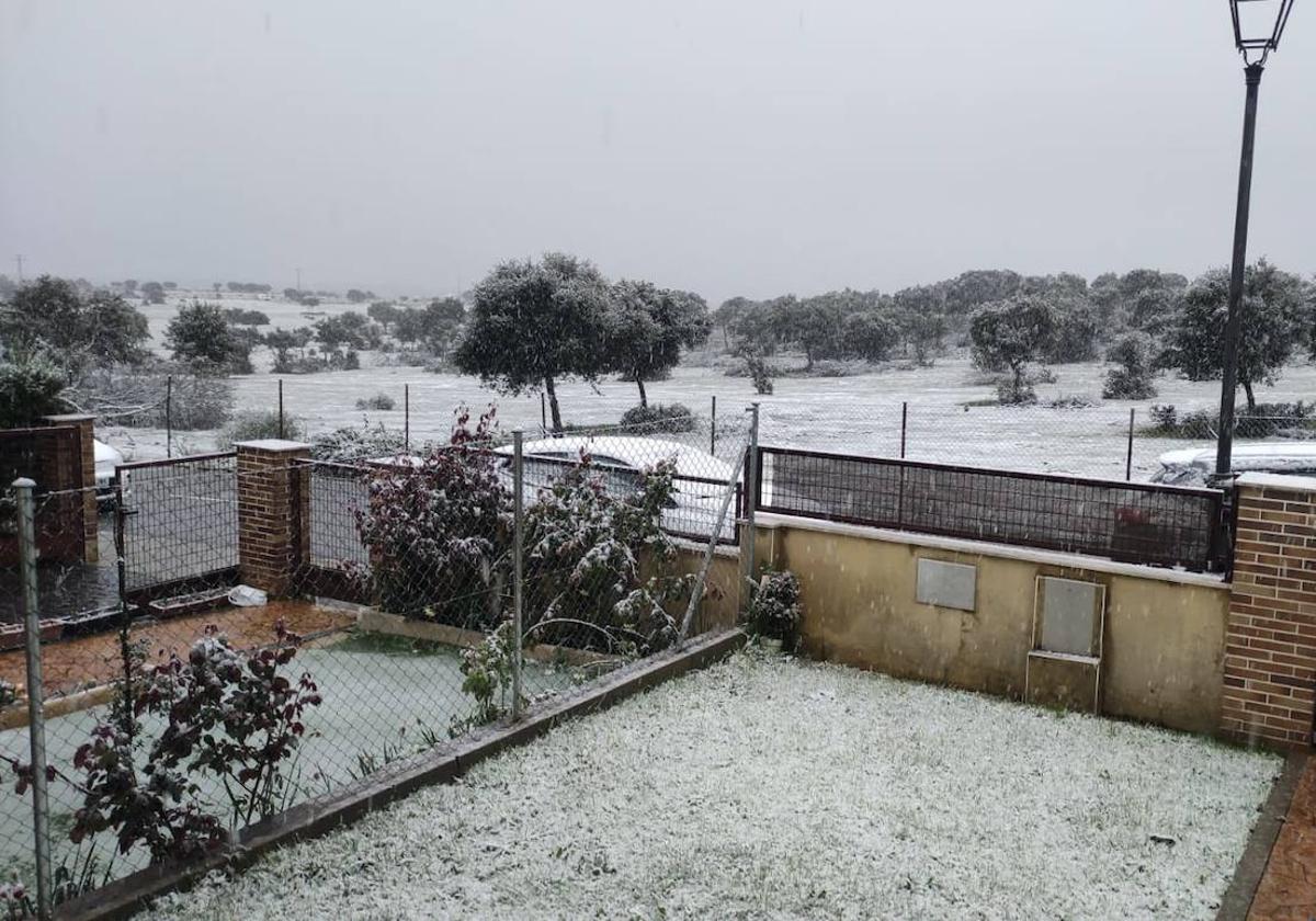 El Domingo de Resurrección amanece con nieve con Salamanca