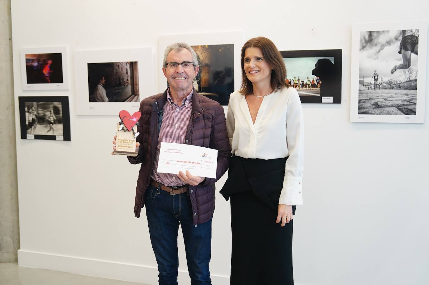 Exposición fotográfica de la San Silvestre de Salamanca en Julián Sánchez el Charro