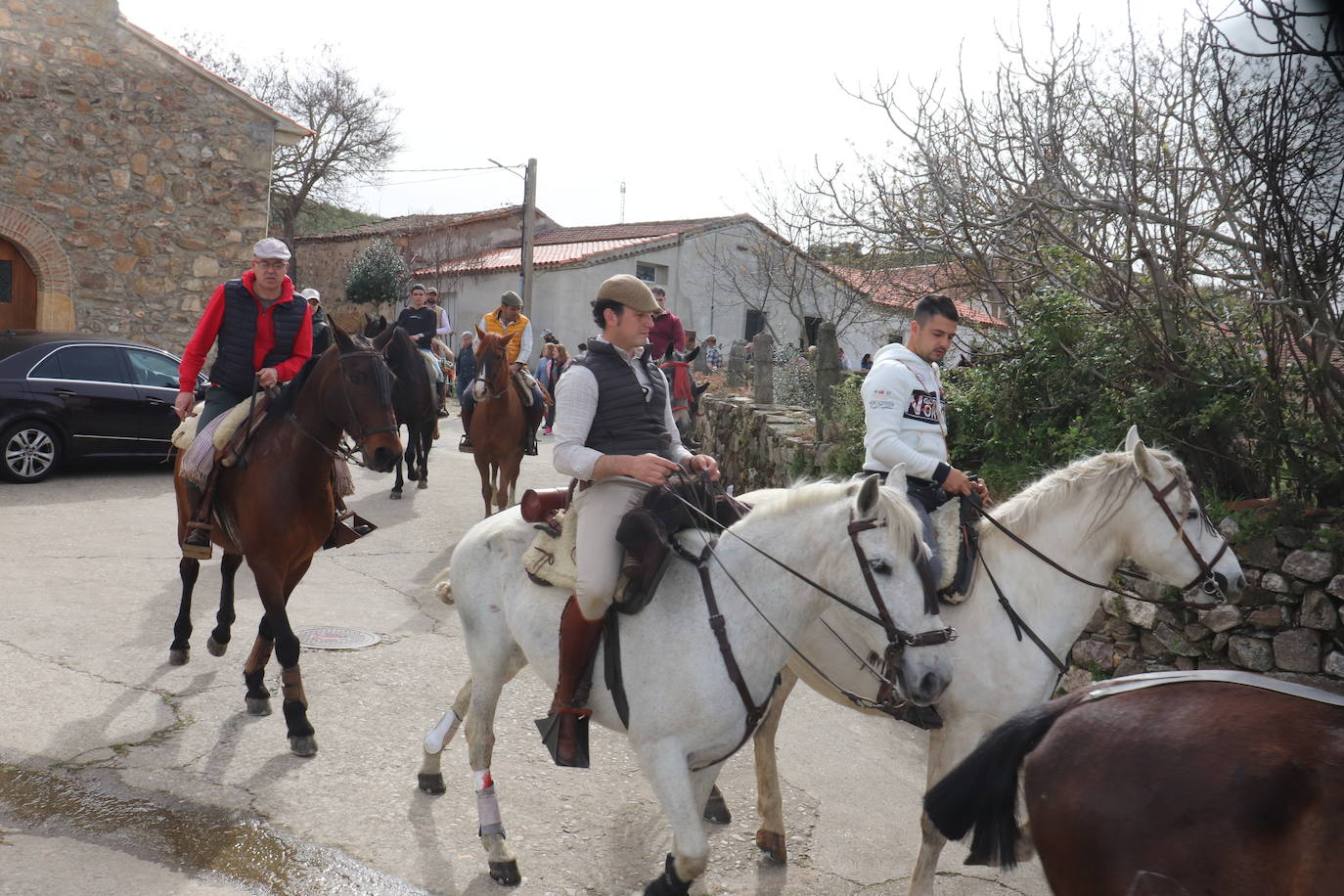 Santiago Peregrino marcha junto a los caminantes del Via Lucis de Beleña a Fuenterroble