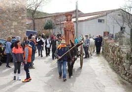 La imagen de Santiago Peregrino marchó en un carro