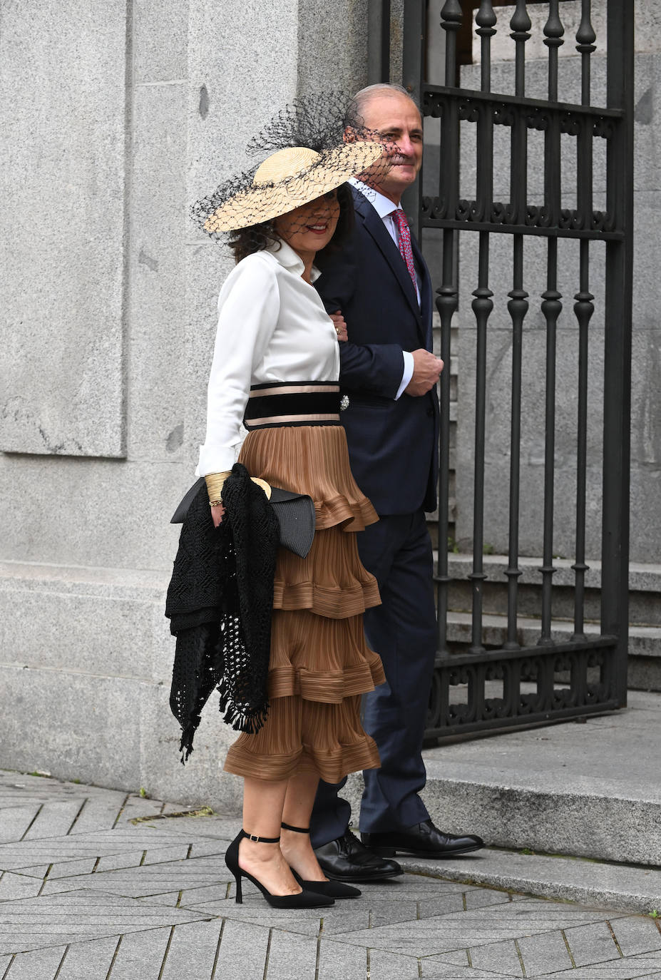 Las mejores imágenes de los invitados a la boda de José Luis Martínez-Almeida y Teresa Urquijo